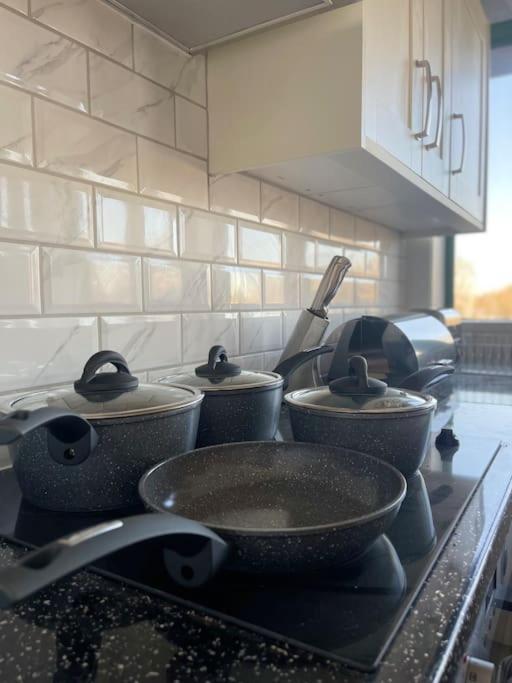 1 Bedroom Apartment - Flitwick - Contractor Friendly - Tourist Ready - Full Kitchen - Wifi - Smart Tv - Sofa Bed - Free Parking - Ideal For Short Or Long Stays Exteriér fotografie