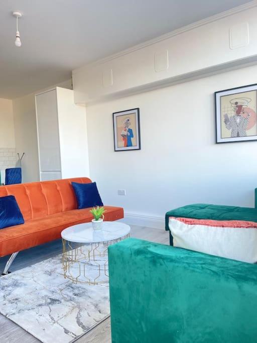 1 Bedroom Apartment - Flitwick - Contractor Friendly - Tourist Ready - Full Kitchen - Wifi - Smart Tv - Sofa Bed - Free Parking - Ideal For Short Or Long Stays Exteriér fotografie