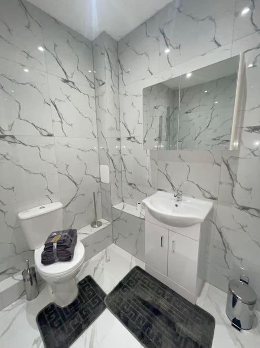 1 Bedroom Apartment - Flitwick - Contractor Friendly - Tourist Ready - Full Kitchen - Wifi - Smart Tv - Sofa Bed - Free Parking - Ideal For Short Or Long Stays Exteriér fotografie